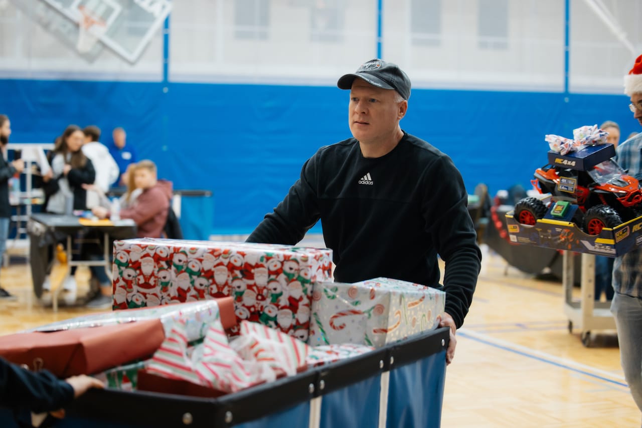 Christmas Store Volunteer-1 121022
