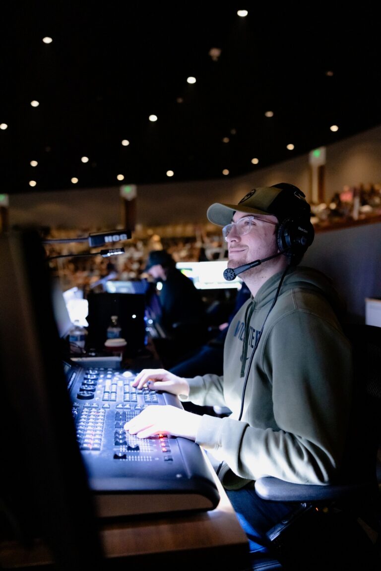 Lighting Volunteer